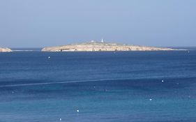 The Sea Just Across The Road - Flat 3